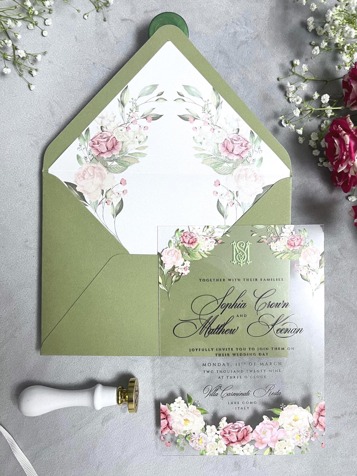 Acrylic Clear Wedding Invitation With Pink Rose and Sage Green Envelopes | Invitaciones de Boda